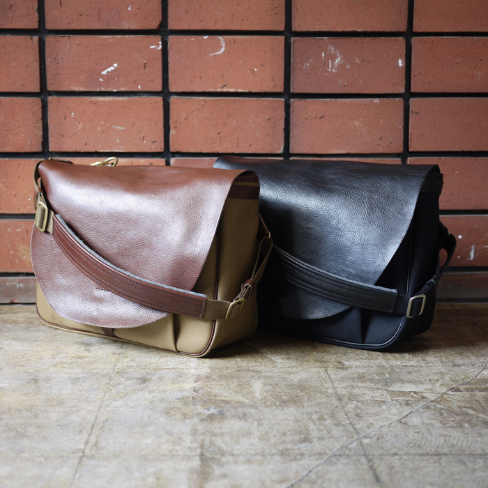 ARTS&CRAFTS / Mailman Shoulder Bag