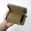 era-bubblecalfroundpalmwallet