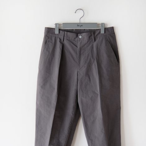 scye-pnpowderytaffetapleatedtrousers