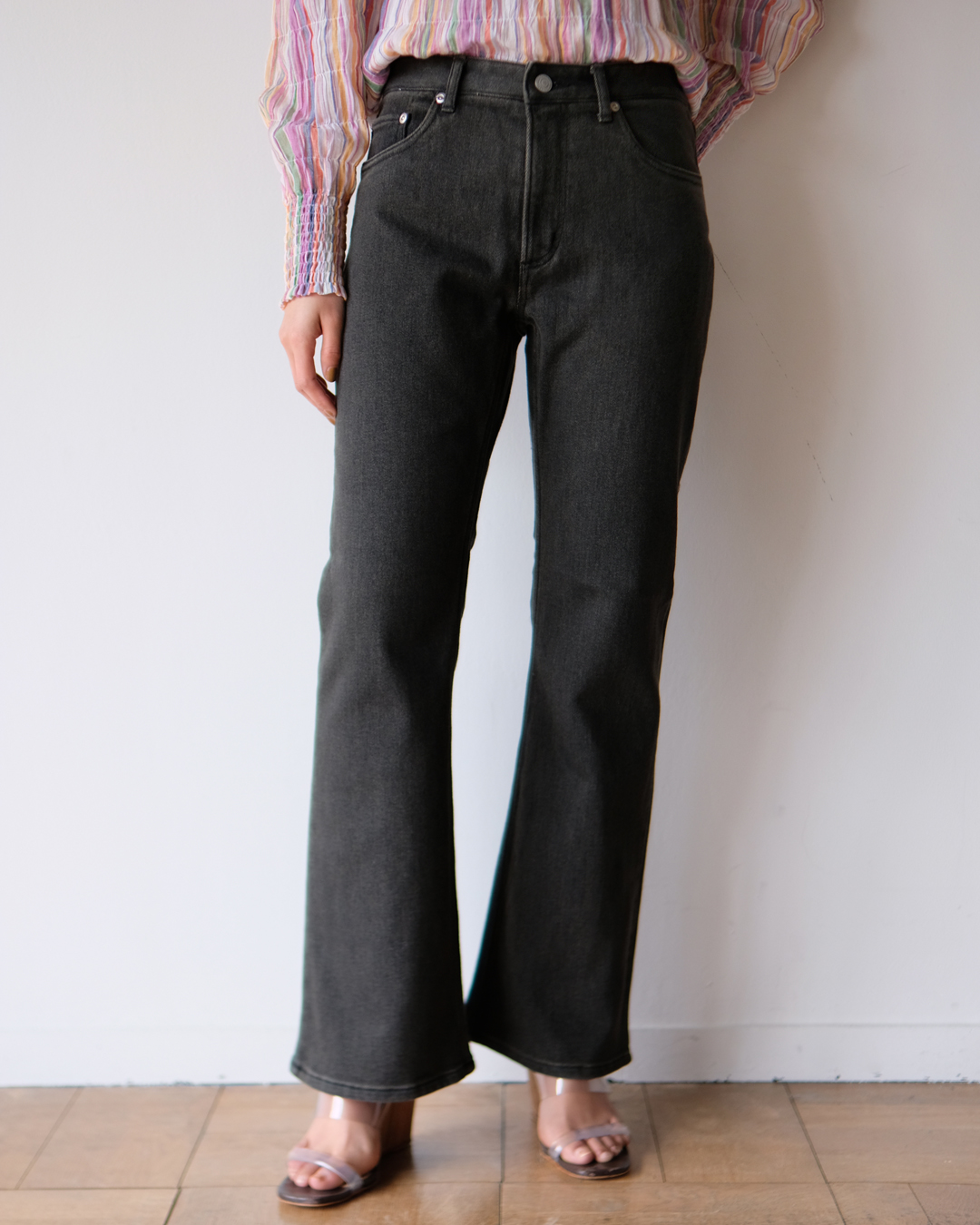 fumikauchida-stretchdenimflaredpants