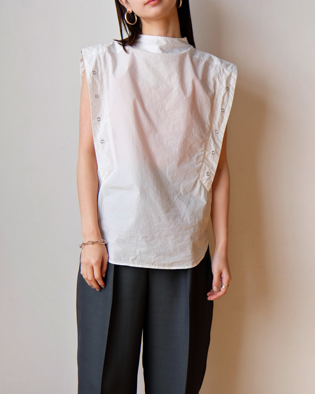fumikauchida-typeclothsleevelessbackopenshirt