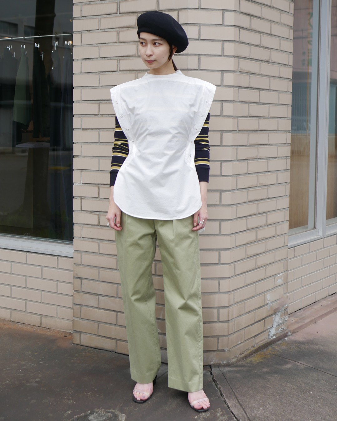 fumikauchida-typeclothsleevelessbackopenshirt