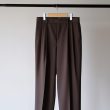 auralee-23awlightwoolmaxgabardinetwotuckslacks