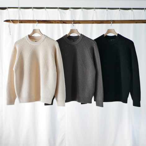 batonerwomens-signaturecrewneck