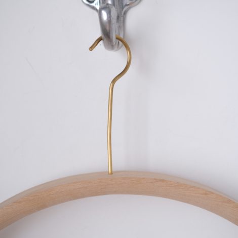 murphpopupstore-whiteoilhanger