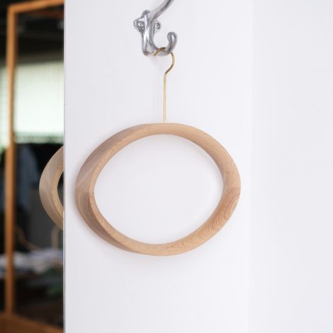 murphpopupstore-daenwhiteoilhanger