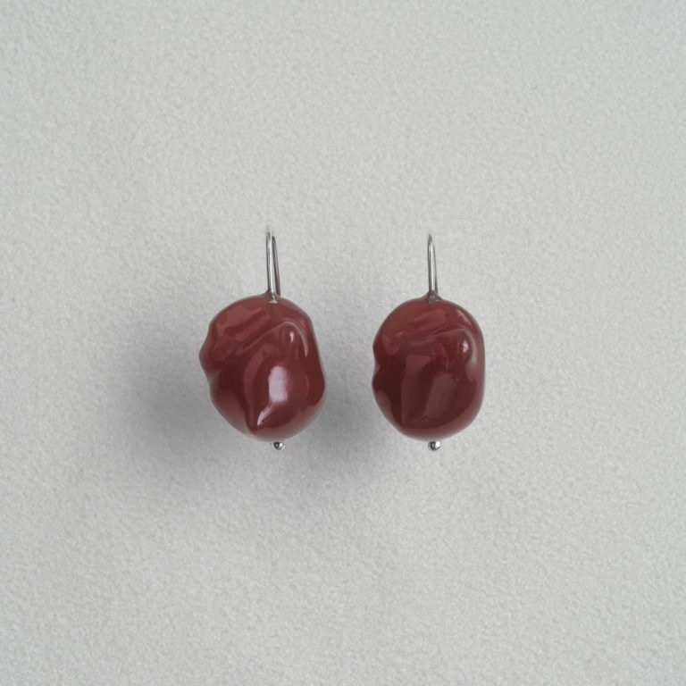 ralaganpopup-distortedstoneearringsredagate