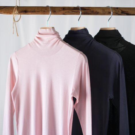 auraleewomens-25awsuperhighgaugesheerribturtlenecklstee
