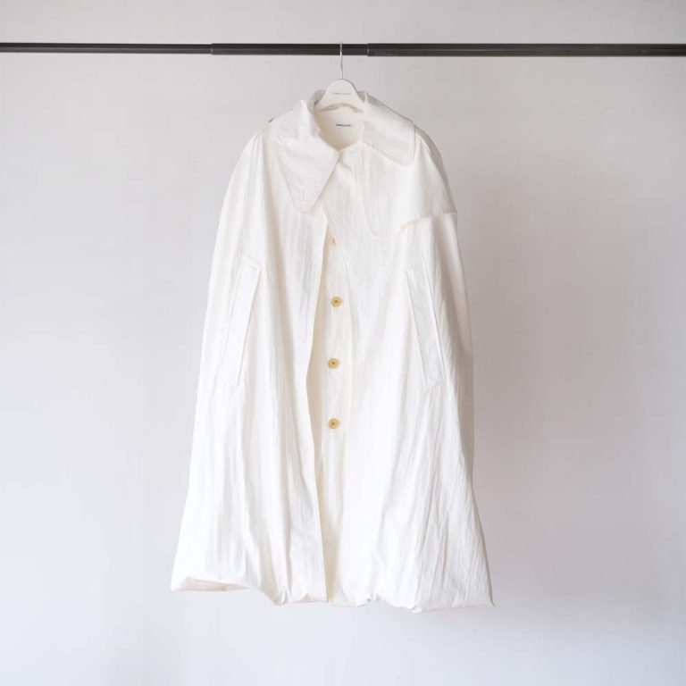 fumikauchida-typewriterdoublebodysoutiencollarcape