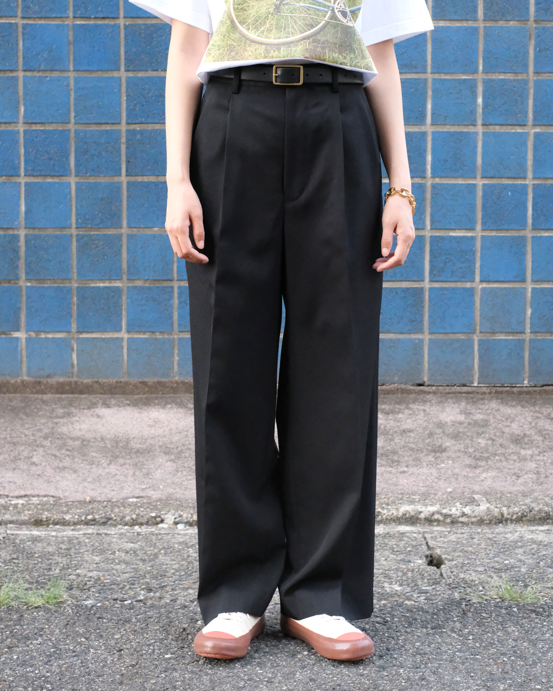 auraleewomens-lightwoolmaxgabardinetwotuckslacks