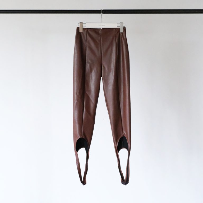 fumikauchida-stretchveganleatherstirrupsleggings