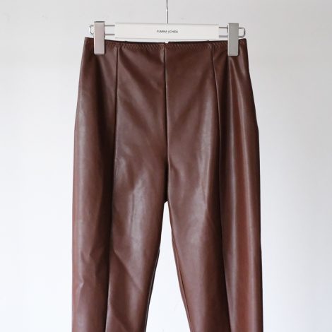 fumikauchida-stretchveganleatherstirrupsleggings