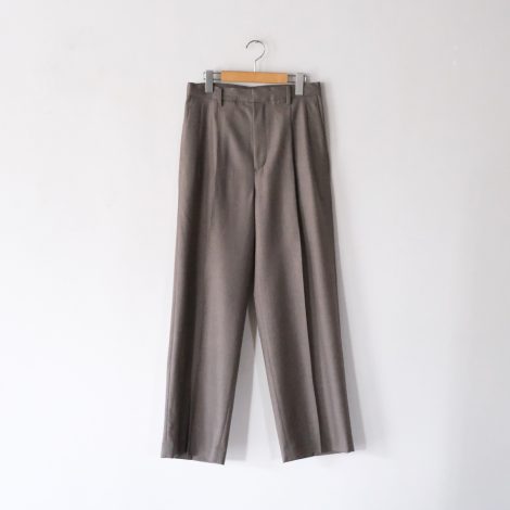 auraleewomens-superlightwooltwo-tuckslacks