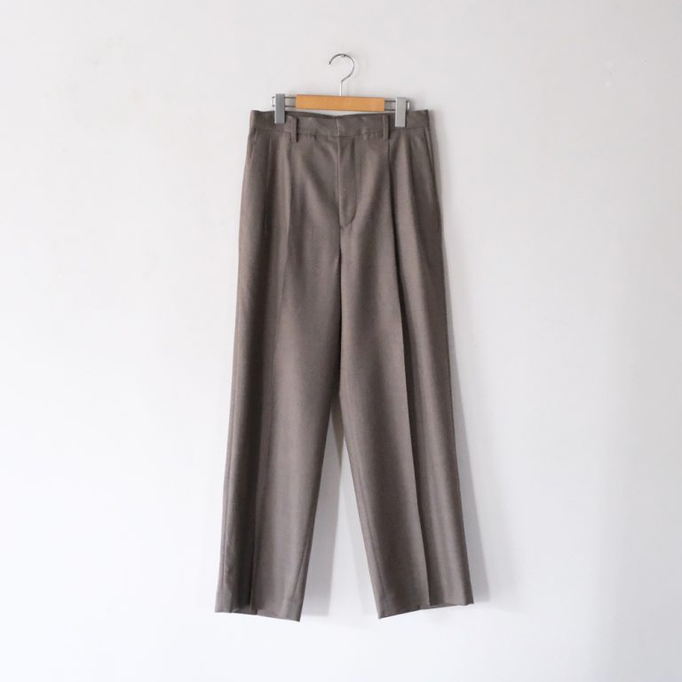 auraleewomens-superlightwooltwo-tuckslacks