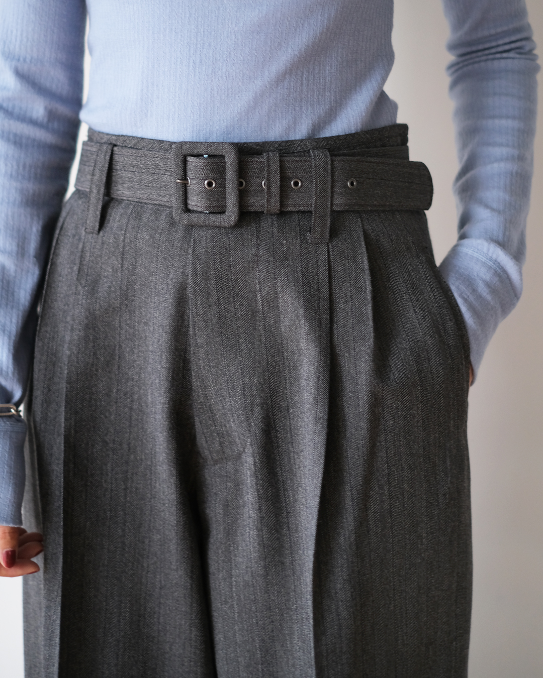 fumikauchida-herringbonebeltedwide2tuckpants
