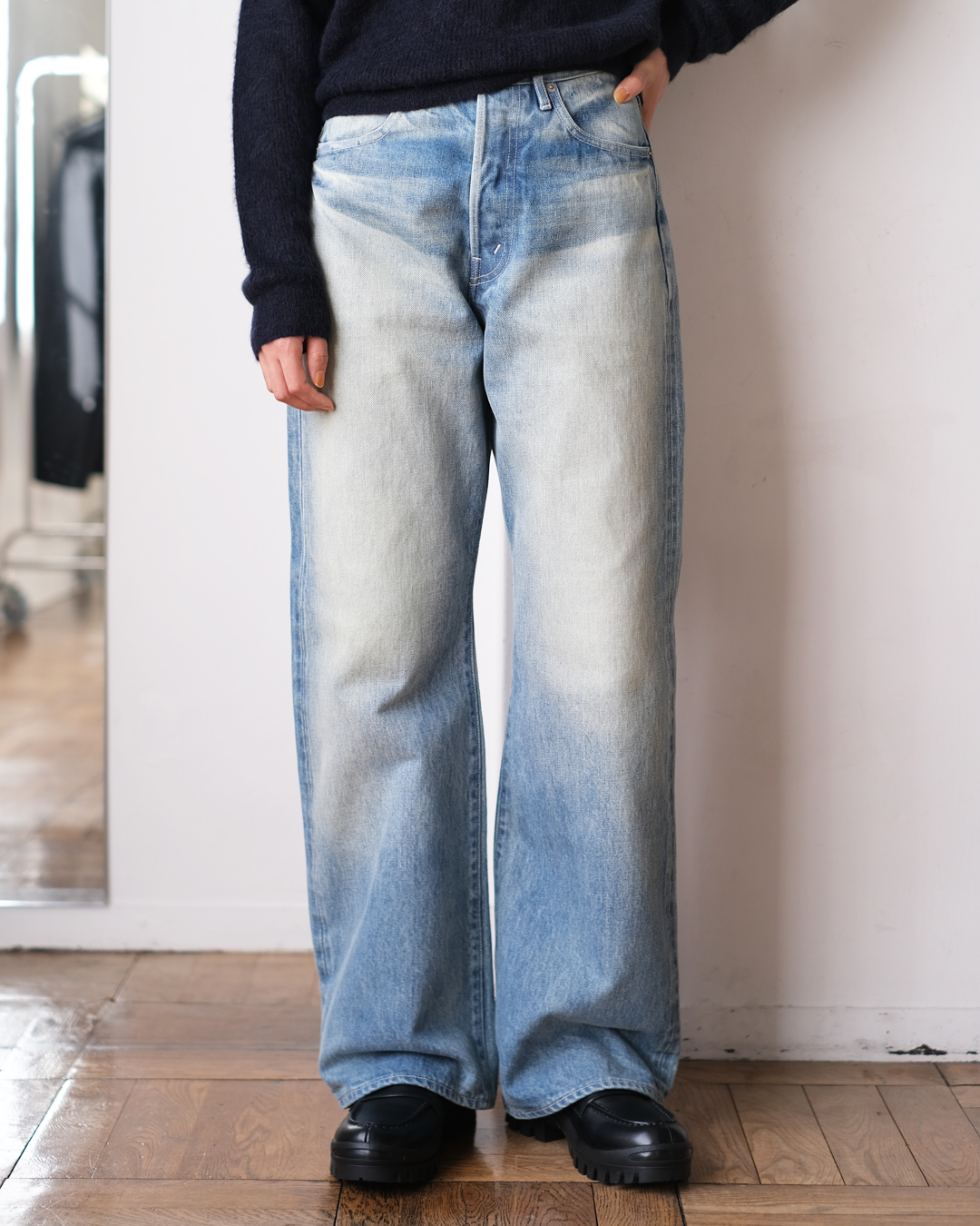 auraleewomens-25awselvedgefadedlightdenimpants
