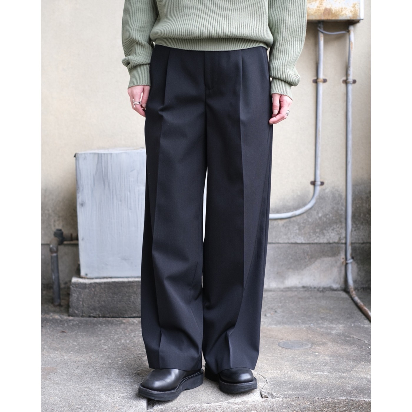 Light Wool Max Gabardine Two Tuck Slacks | EUREKA FACTORY HEIGHTS