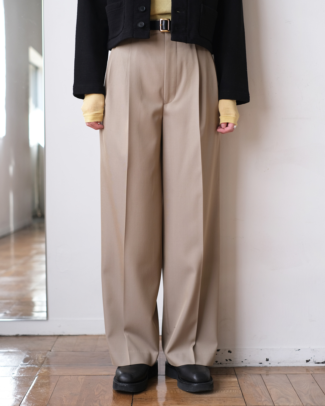 auraleewomens-26sslightwoolmaxgabardinetwotuckslacks