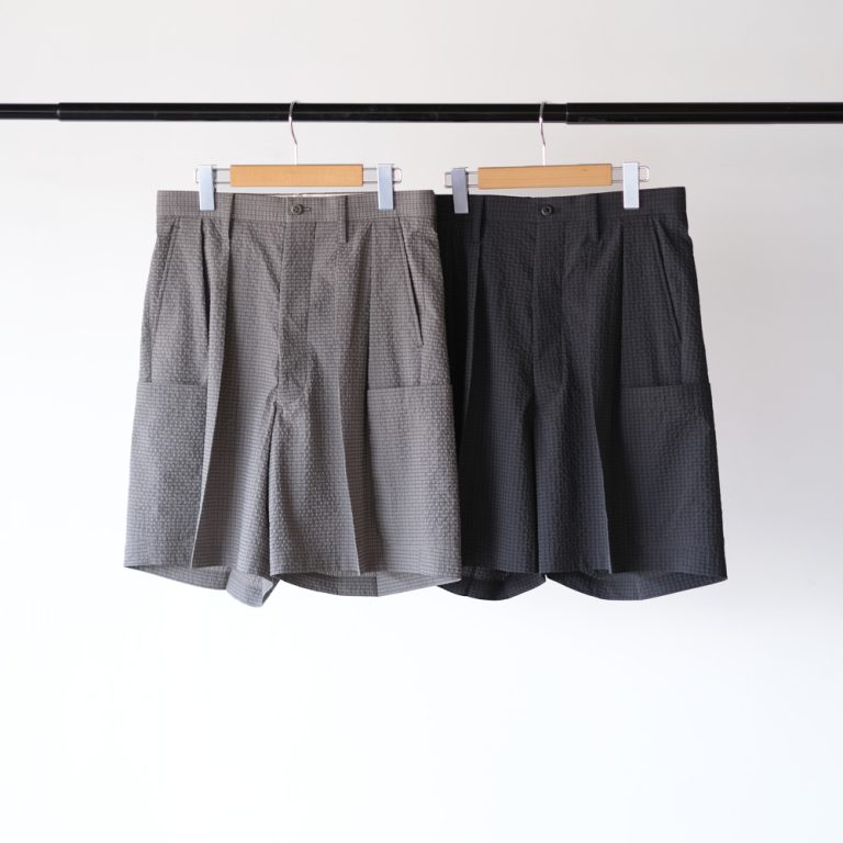 neat-dotsseersuckercargoshorts