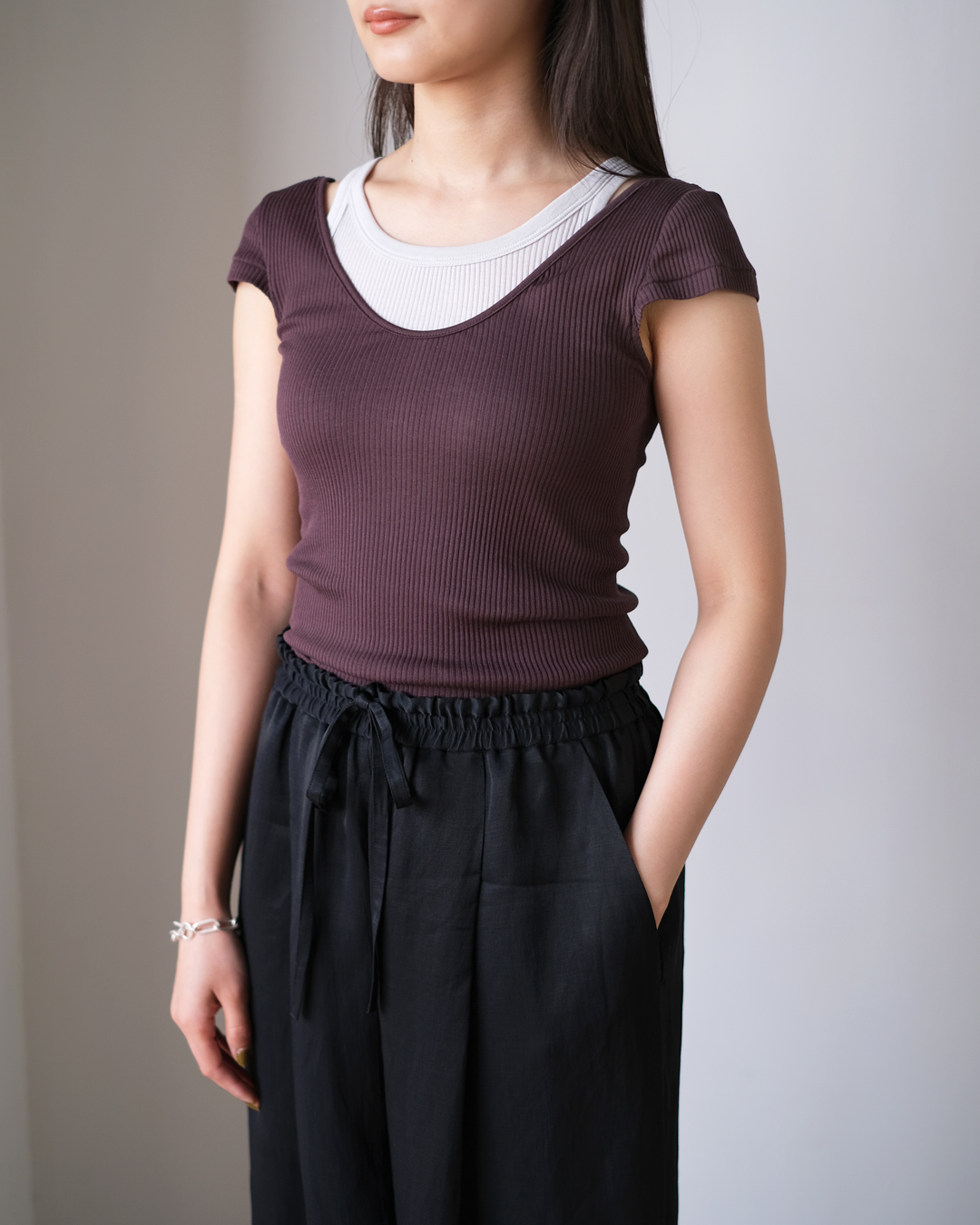 malu-twowayscoopcapsleeve