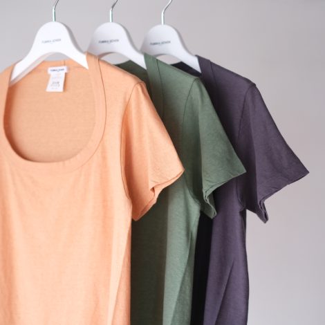 fumikauchida-trapezoidnecktshirt