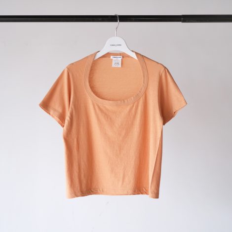 fumikauchida-trapezoidnecktshirt