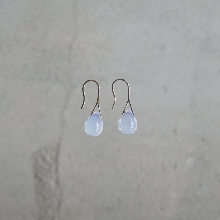 sisijoia-opalinewhiteminigotaearrings