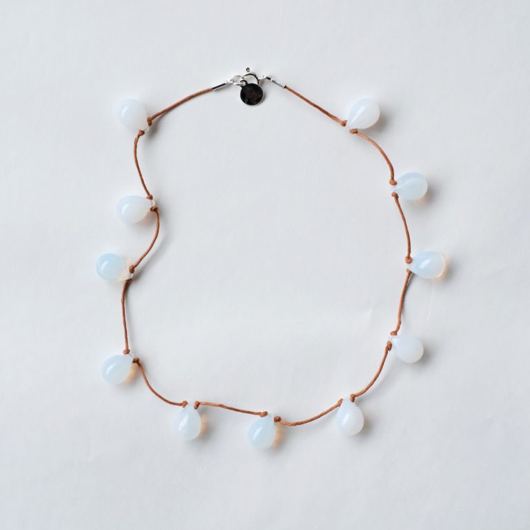 sisijoia-opalinewhitetannouenecklace