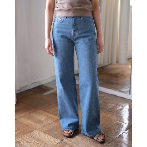 tuesmontresorpopupstore-solid3yeartheaquamarinejean