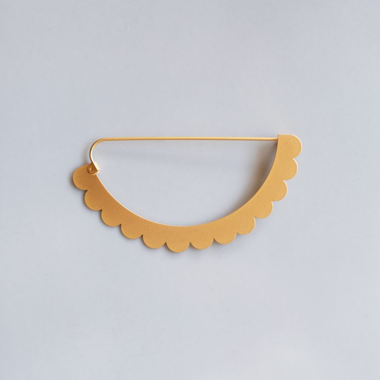 keyholder-semicircularetchedmetalbrooch