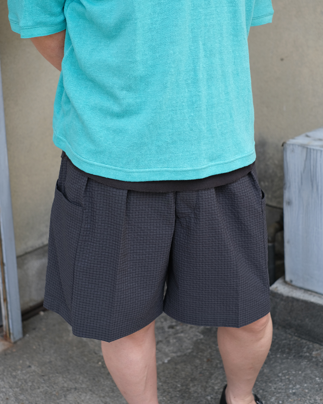 neat-dotsseersuckercargoshorts