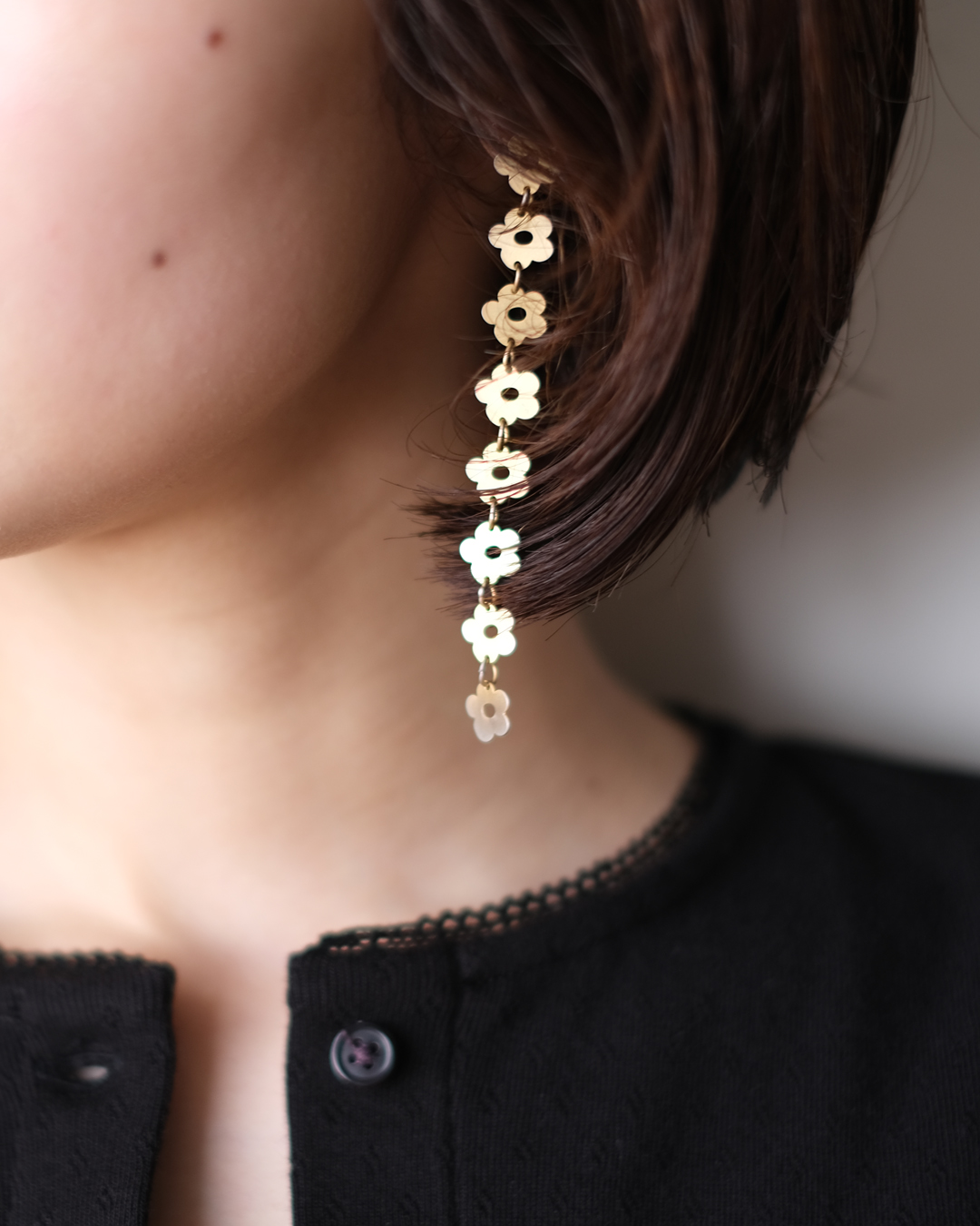 keyholder-floweretchedmetallongearrings