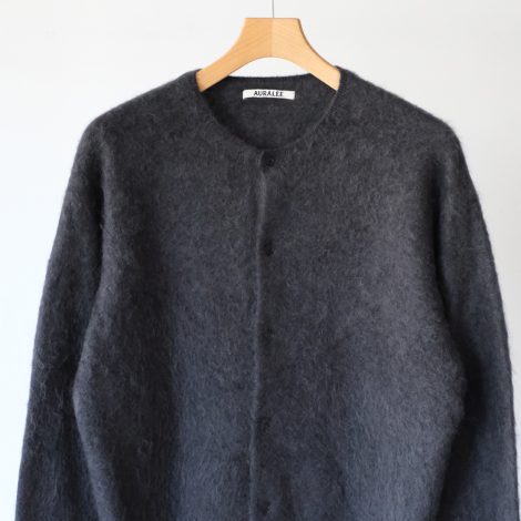 auralee-garmentdyedbabyalpacafurknitcrewneckcardigan