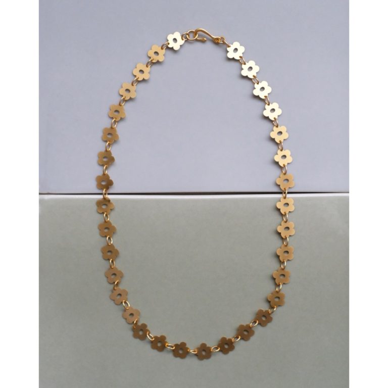 keyholder-floweretchedmetalnecklace