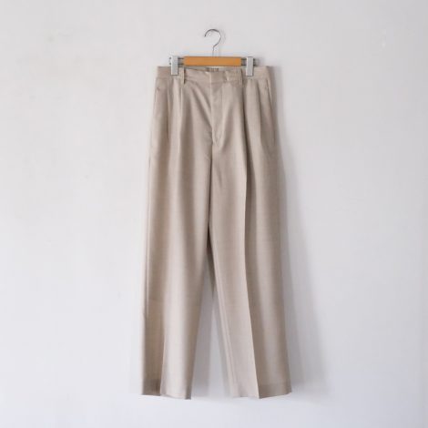 auraleewomens-26awsuperlightwooltwo-tuckslacks