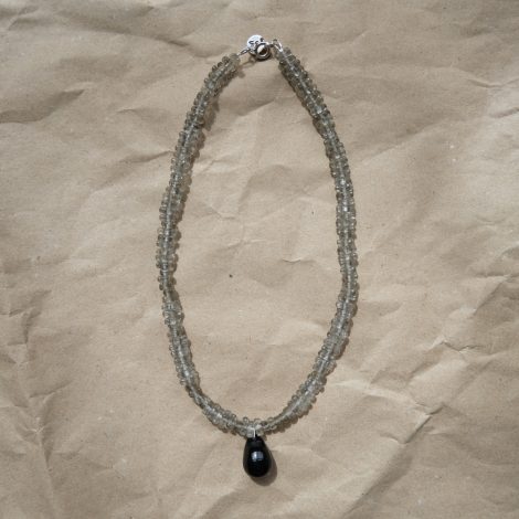 sisijoia-greyblackcorailnecklace