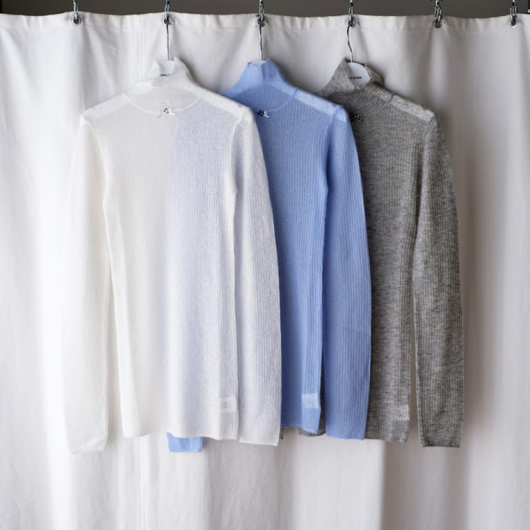 fumikauchida-gaugeribbedturtlenecksweater