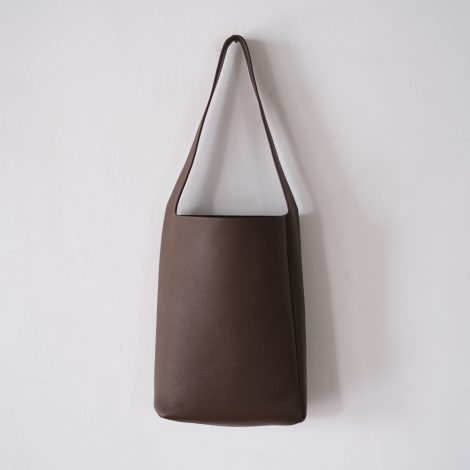 aeta-brbkpg1shoulders