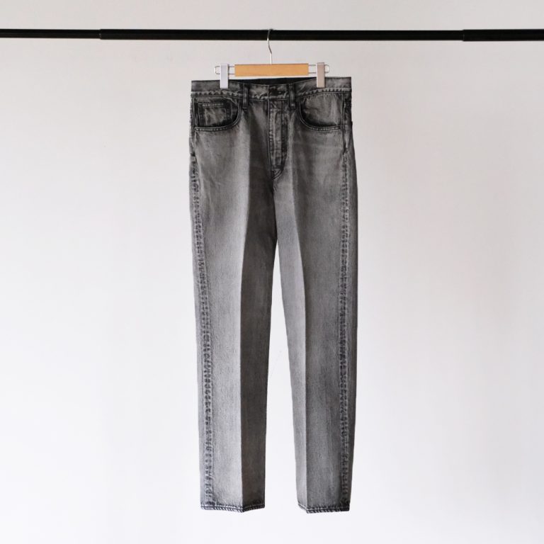 auralee-blackfadedheavydenimcenterpleatedpants