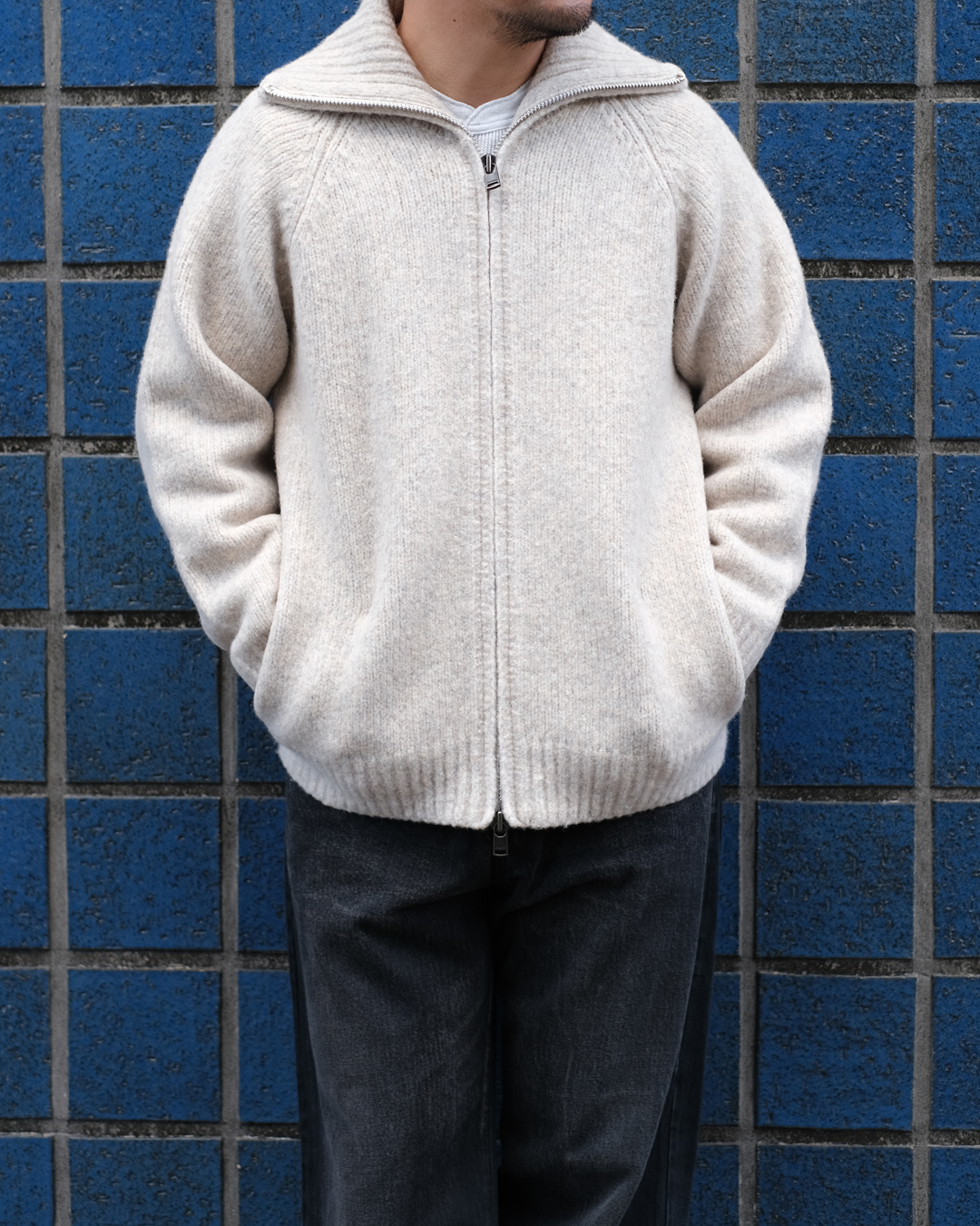 nonnative-hikerhighneckzipblousonwoolboucleknit